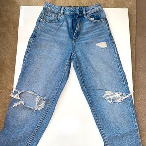 Lightly ripped jeans